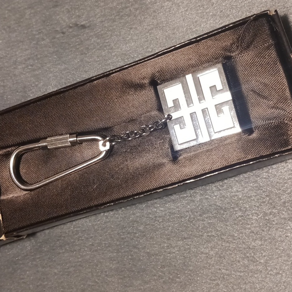 🎁🥳FREE GIFT🎉 WITH ANY PURCHASE OVER $100